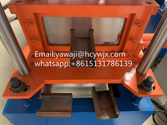 Ελεγχόμενο από PLC C Purlin Roll Forming Machine