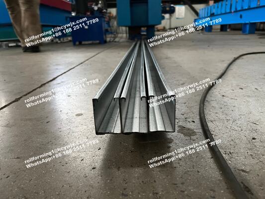 Μηχανή σχηματισμού κυλίνδρων με καθοδήγηση σιδηροδρομικής γραμμής