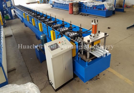 Φύλλο στεγών πιάτων χάλυβα που κατασκευάζει τη μηχανή, επιτροπή τοίχων που διαμορφώνει τη μηχανή με υδραυλικό Decoiler