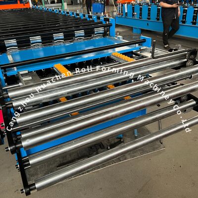 Μηχανή σχηματισμού διπλών στρωμάτων για μεταλλικές οροφές με ταχύτητα 15m/min Δυνατότητα 0,3-0,6mm Δύψος και αλυσίδα
